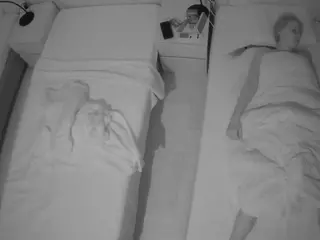 Julmodels Bedroom-D5's Live Sex Cam Show
