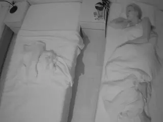 Julmodels Bedroom-D5's Live Sex Cam Show