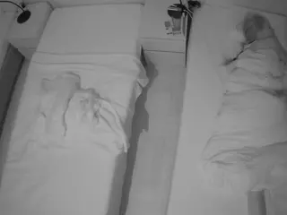 Julmodels Bedroom-D5's Live Sex Cam Show