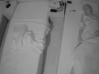 Julmodels Bedroom-D5's Live Sex Cam Show