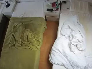 Julmodels Bedroom-D5's Live Sex Cam Show