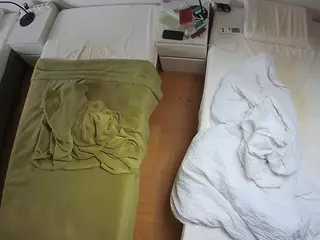 Julmodels Bedroom-D5's Live Sex Cam Show