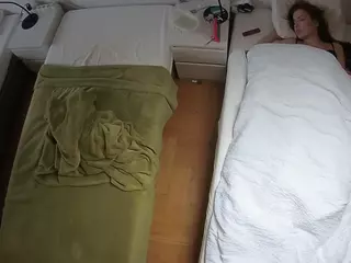Julmodels Bedroom-D5's Live Sex Cam Show