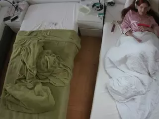 Julmodels Bedroom-D5's Live Sex Cam Show