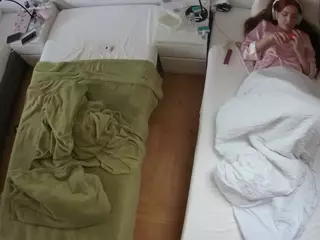 Julmodels Bedroom-D5's Live Sex Cam Show