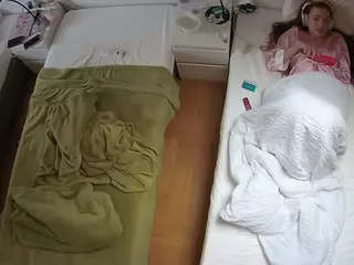 Julmodels Bedroom-D5's Live Sex Cam Show
