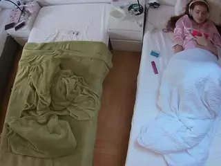 Julmodels Bedroom-D5's Live Sex Cam Show