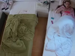 Julmodels Bedroom-D5's Live Sex Cam Show