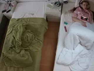Julmodels Bedroom-D5's Live Sex Cam Show
