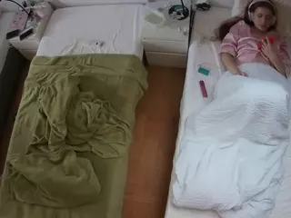 Julmodels Bedroom-D5's Live Sex Cam Show