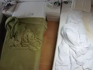 Julmodels Bedroom-D5's Live Sex Cam Show