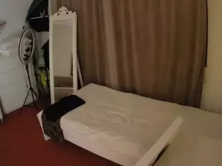 Julmodels Bedroom-E3's Live Sex Cam Show