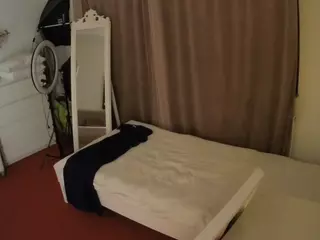 Julmodels Bedroom-E3's Live Sex Cam Show