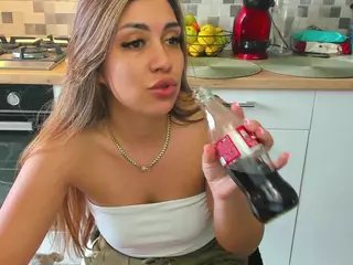 eveeevian's Live Sex Cam Show