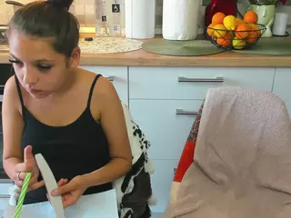 eveeevian's Live Sex Cam Show