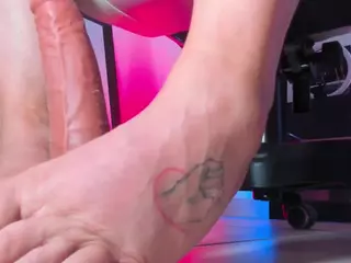 april-johnson's Live Sex Cam Show