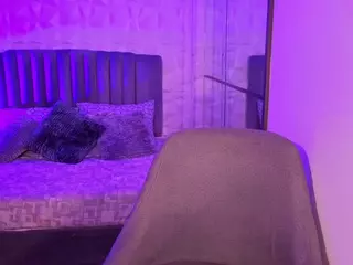 BriannaSalinas's Live Sex Cam Show