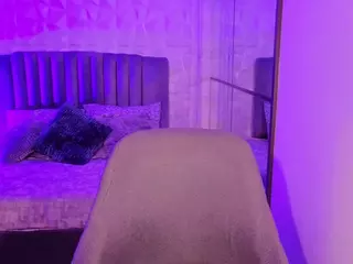 BriannaSalinas's Live Sex Cam Show
