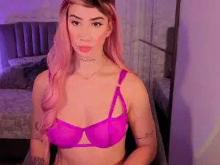 BriannaSalinas's Live Sex Cam Show