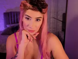 BriannaSalinas's Live Sex Cam Show