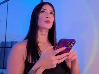BriannaSalinas's Live Sex Cam Show
