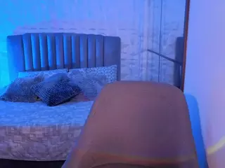 BriannaSalinas's Live Sex Cam Show