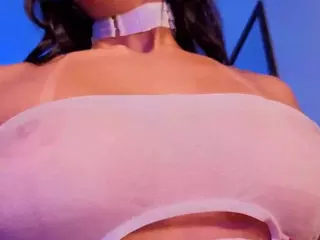BriannaSalinas's Live Sex Cam Show