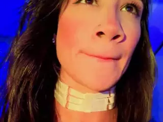 BriannaSalinas's Live Sex Cam Show