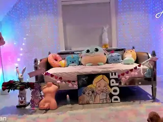 AriaNina's Live Sex Cam Show