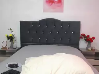 Emmily's Live Sex Cam Show