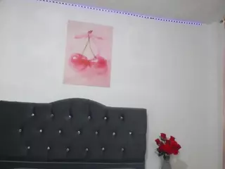 Emmily's Live Sex Cam Show