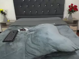 Emmily's Live Sex Cam Show
