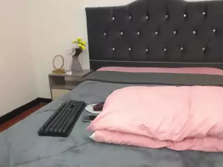 Emmily's Live Sex Cam Show