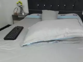Emmily's Live Sex Cam Show