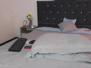 Emmily's Live Sex Cam Show