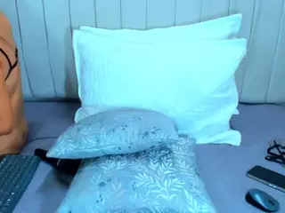 LUNALEEE's Live Sex Cam Show