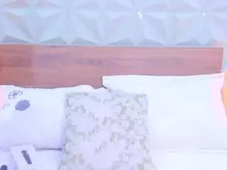 LUNALEEE's Live Sex Cam Show