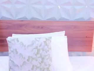 LUNALEEE's Live Sex Cam Show