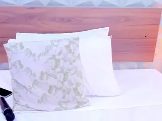 LUNALEEE's Live Sex Cam Show