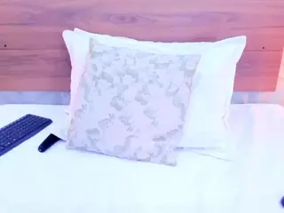 LUNALEEE's Live Sex Cam Show
