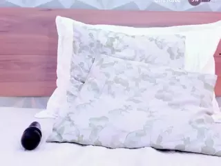LUNALEEE's Live Sex Cam Show