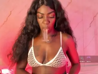 Evonye's Live Sex Cam Show