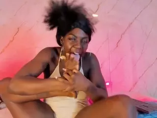 Evonye's Live Sex Cam Show