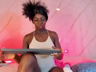 Evonye's Live Sex Cam Show