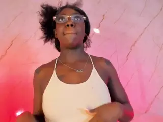 Evonye's Live Sex Cam Show