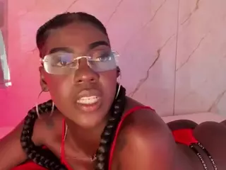 Evonye's Live Sex Cam Show