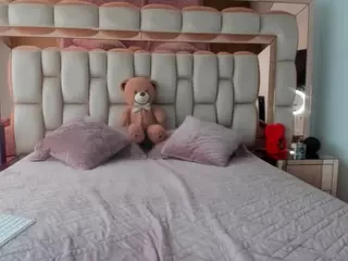candy-sam28's Live Sex Cam Show