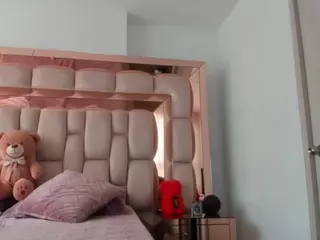 candy-sam28's Live Sex Cam Show