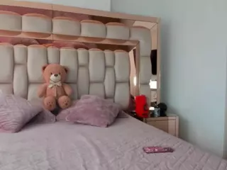 candy-sam28's Live Sex Cam Show