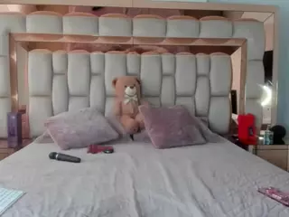 candy-sam28's Live Sex Cam Show